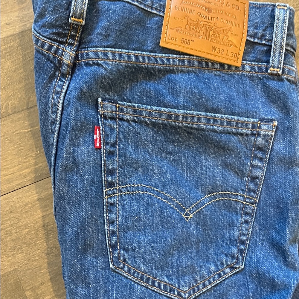Levi's Classic Indigo Jeans 568 NWOT - Picture 3 of 4